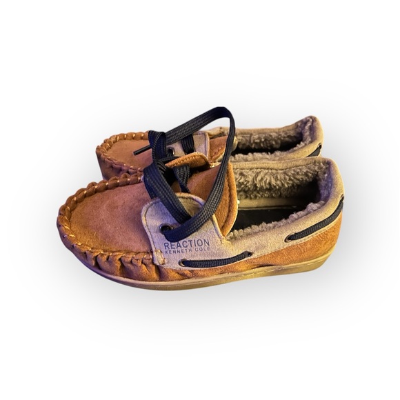 Boys Kenneth Cole Reaction Moccasins Size 13 - Picture 2 of 3